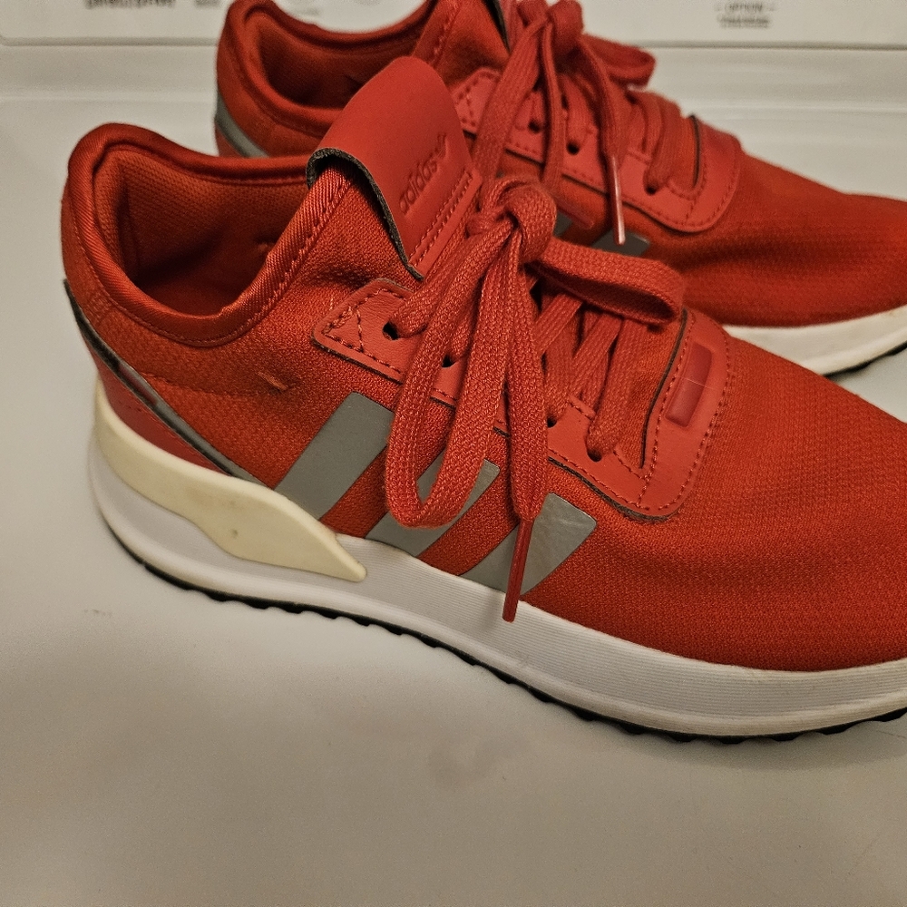 Addidas - Picture 2 of 2